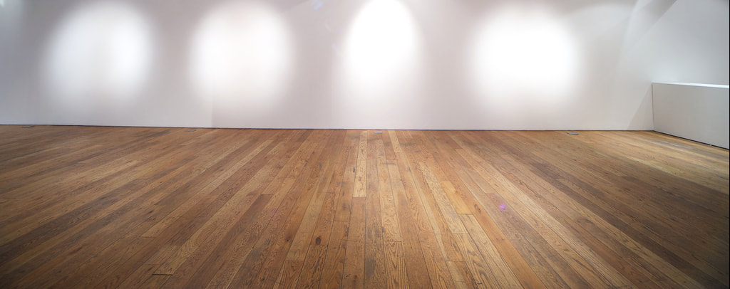 Solid oak floor — natural materials